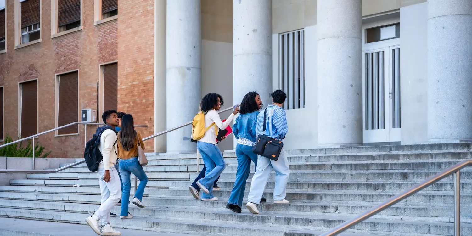 FP o Universidad: ¿Qué opción tiene más futuro?